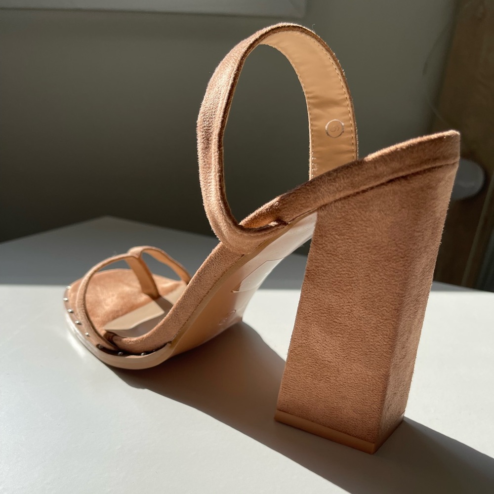 Heels - Picture 2 of 8
